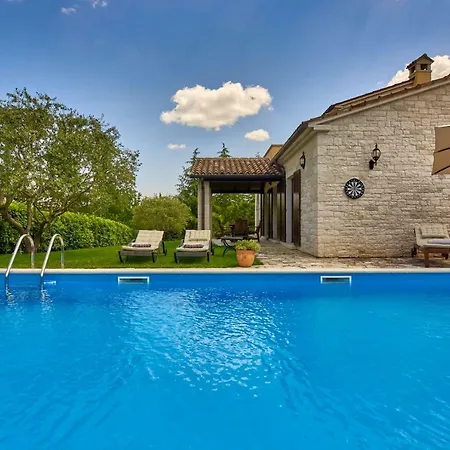 빌라 Sujevic 모토분