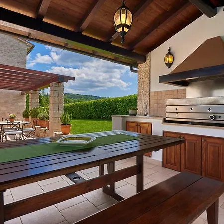 빌라 Sujevic 모토분